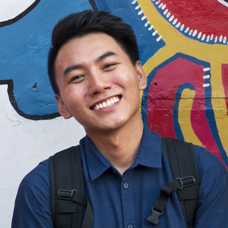 Khoai Lang Thang là ai? Chàng trai làm vlog du lịch, ẩm thực với nụ cười toả nắng và những hành trình mang yêu thương