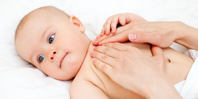 Cách massage cho trẻ sơ sinh