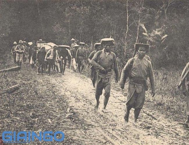 Khởi nghĩa Yên Thế có những đặc điểm gì khác so với các cuộc khởi nghĩa cùng thời?