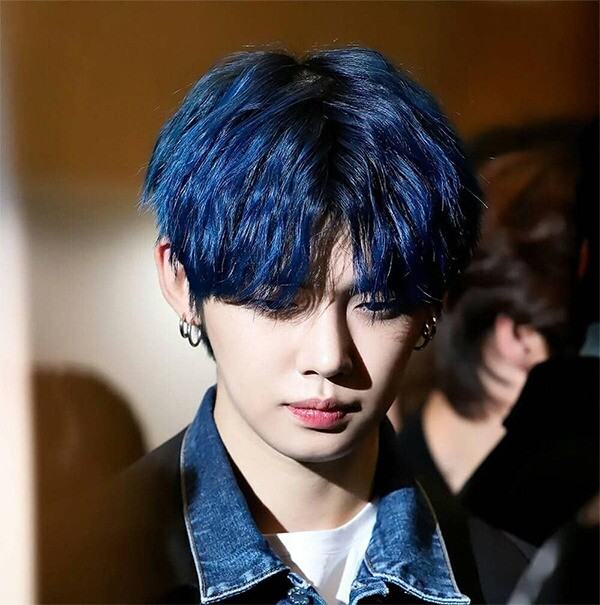 Hình ảnh màu xanh đen tóc nam đẹp