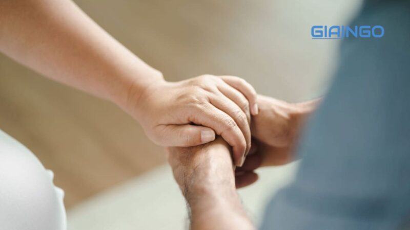 Cần làm gì khi ai đó khóc