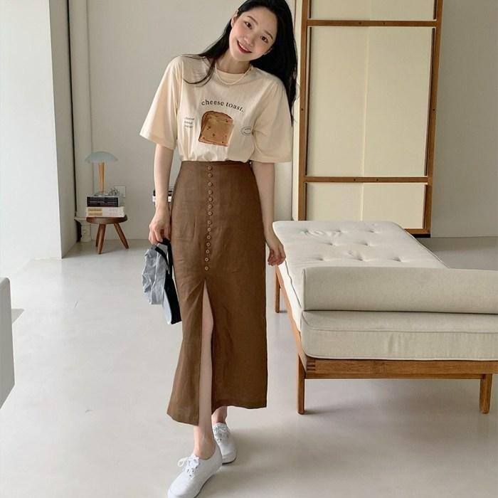 Mặc váy dài để chân trước chân sau