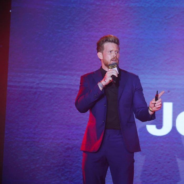 Chồng Elly Dane Fort là ai