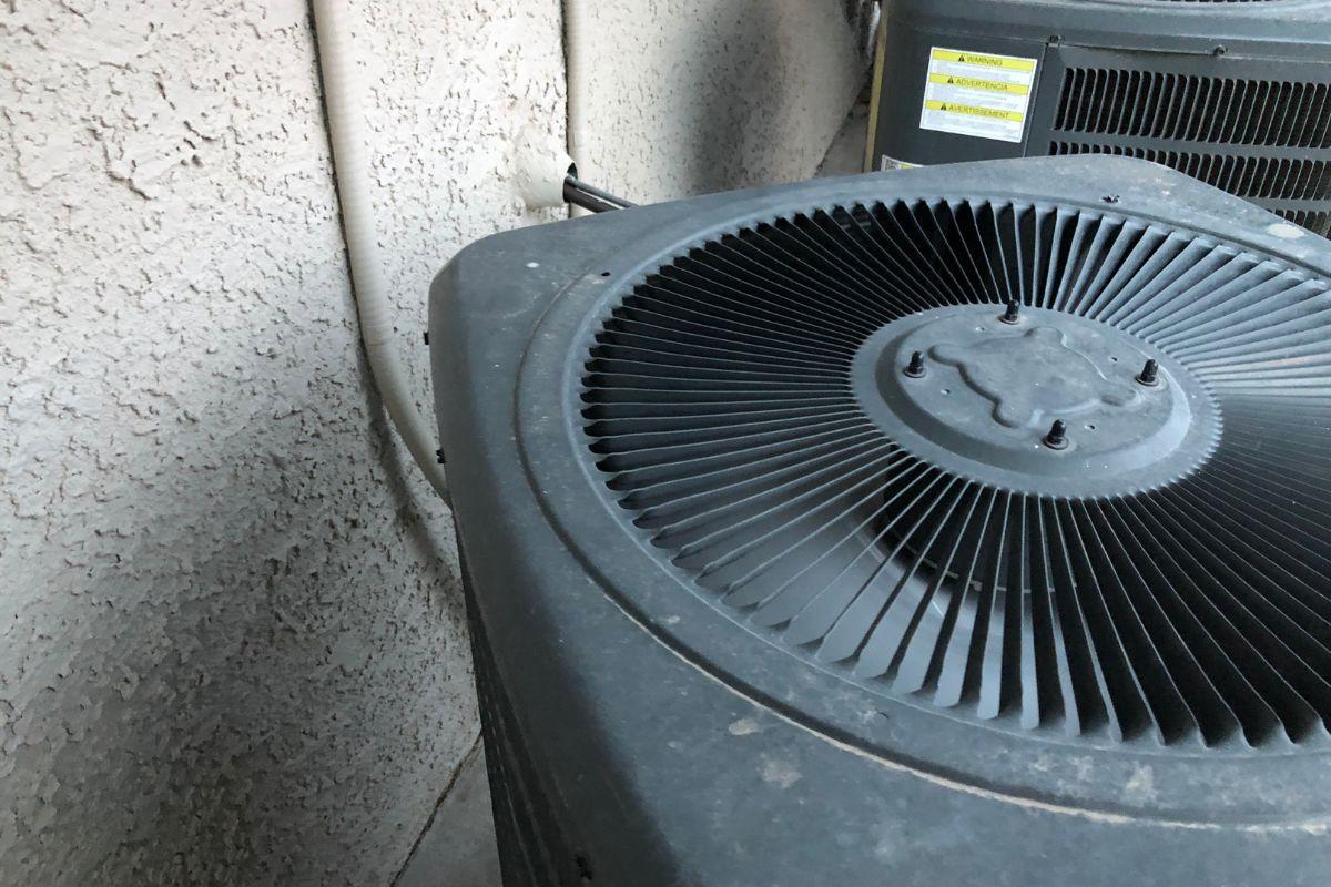 Nhà nồm ẩm phải làm sao