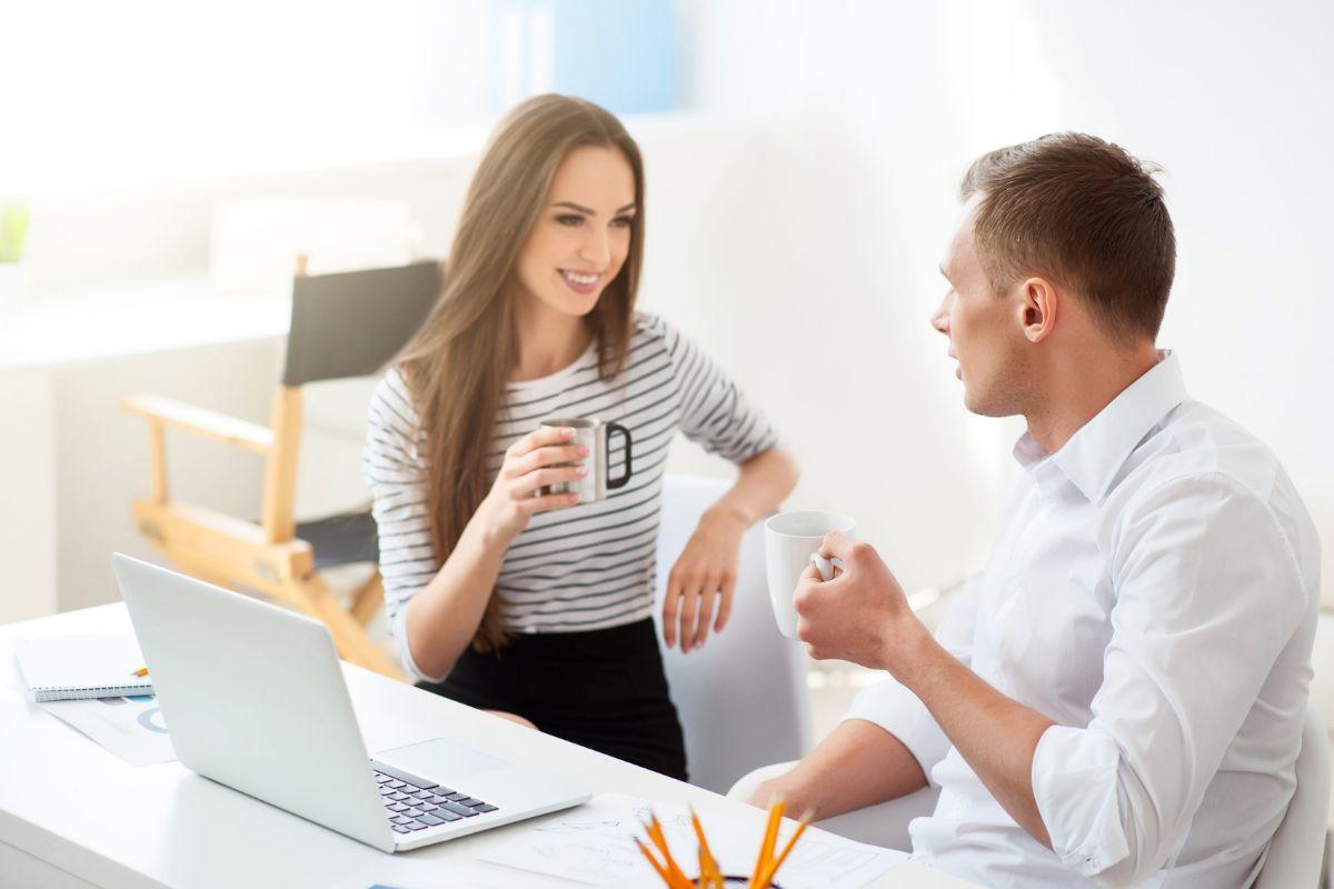 Biểu hiện người yêu cũ còn yêu bạn