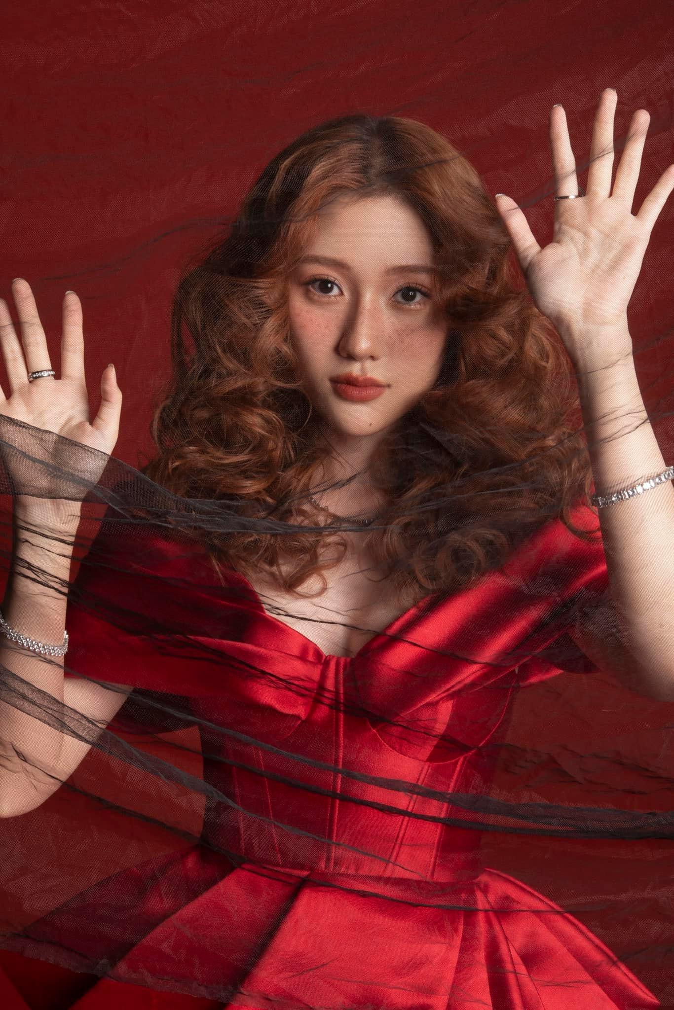 Huỳnh Uyển Ân là ai? Thông tin về em gái "triệu đô" của Trấn Thành