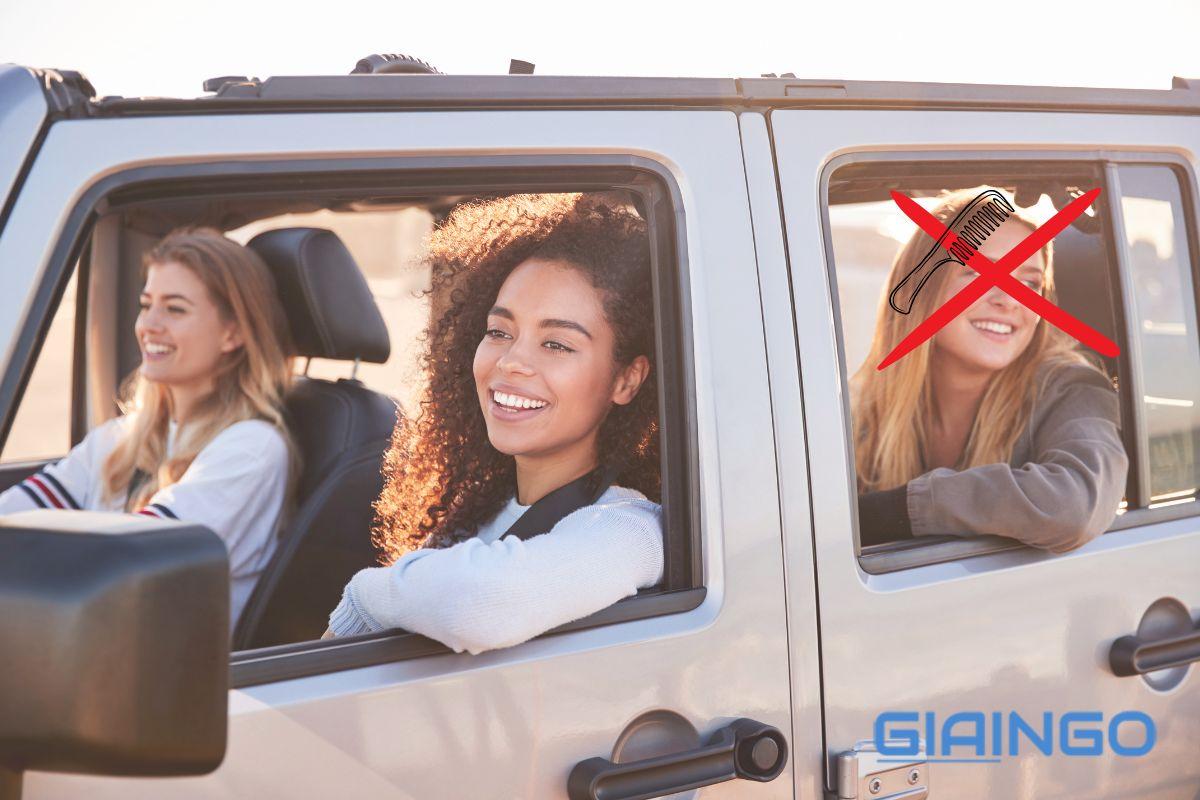 vì sao đi xe không được chải tóc