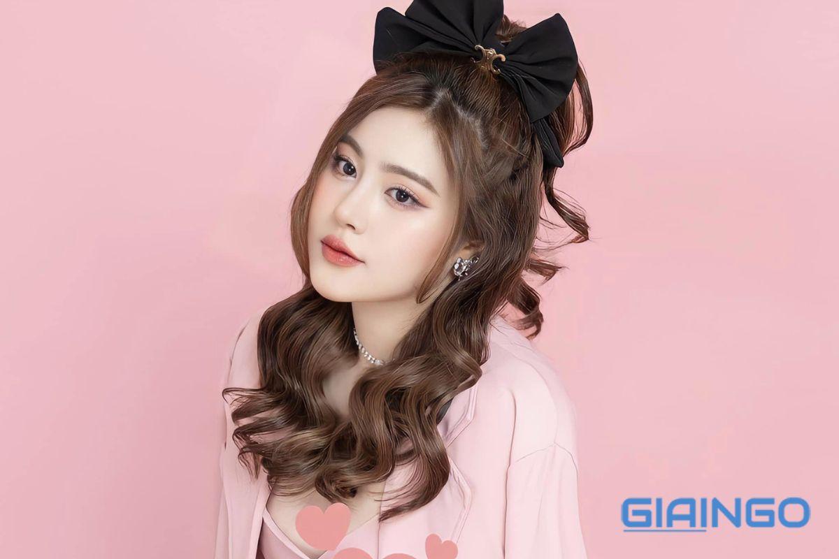 Đời tư Ngân Ngân cover