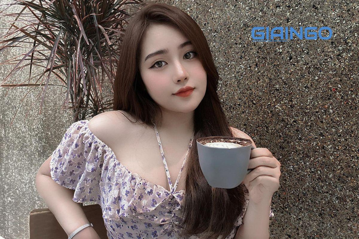 Tiểu sử Ngân Ngân cover