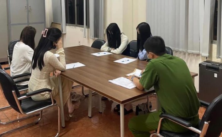 Hoa khôi Lê Huyền Phương nghi dính vào đường dây 'gái gọi' ngàn đô