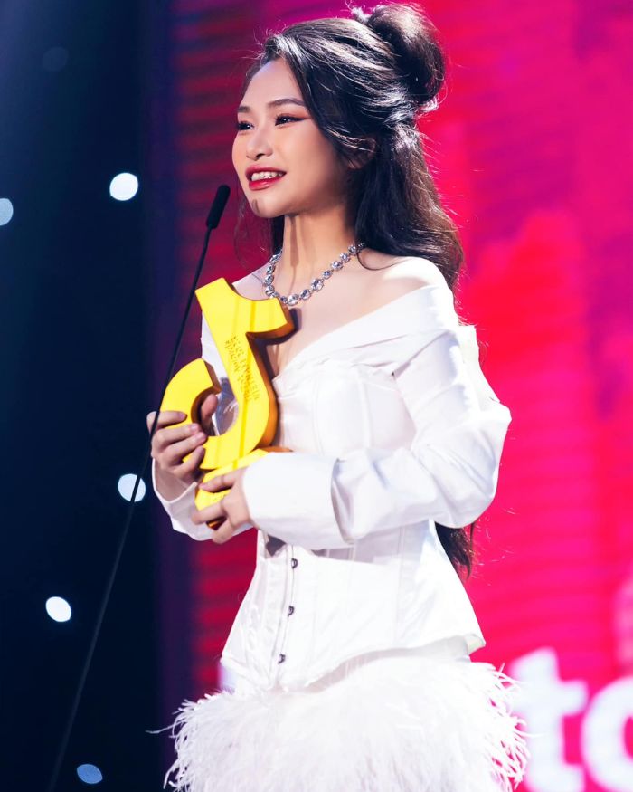 Mây Bae làm nghề gì