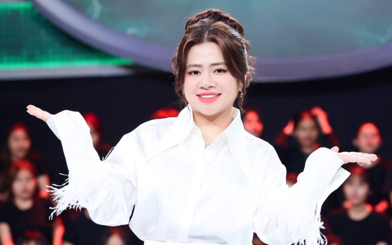 Dung Hoàng Phạm là ai?