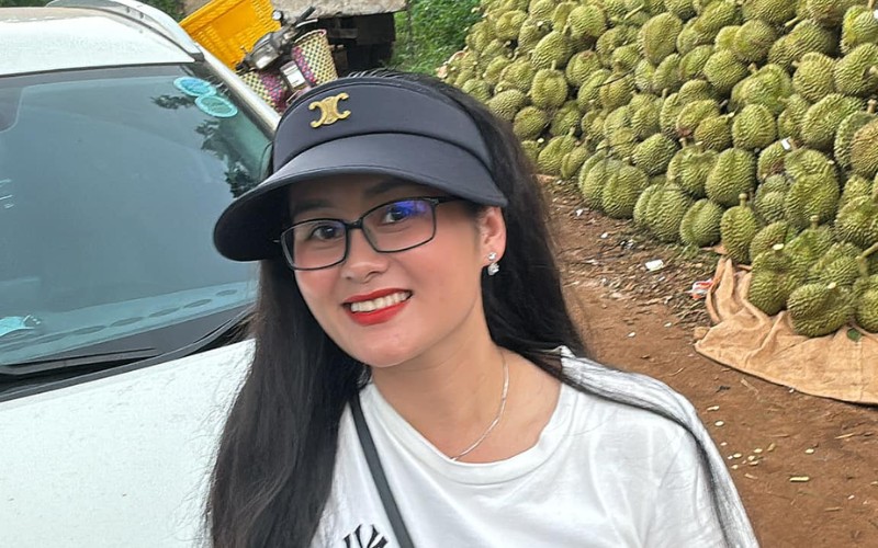 O Huyền Sầu Riêng là ai?