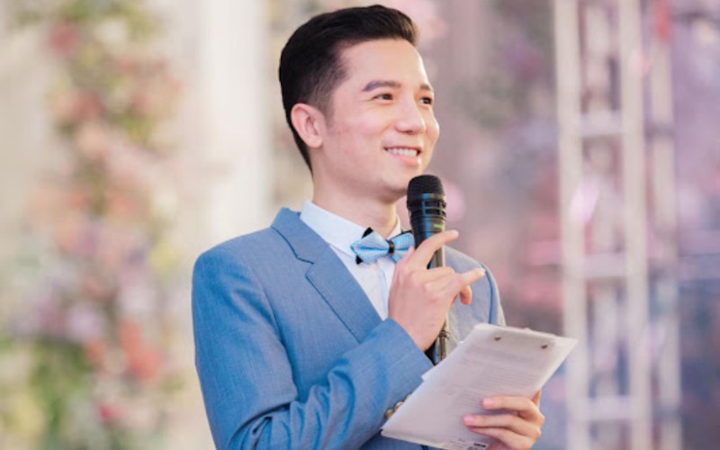 Tiến Dùng Thật là ai?