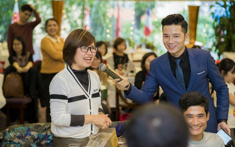 Sự nghiệp MC của Bá Tiến